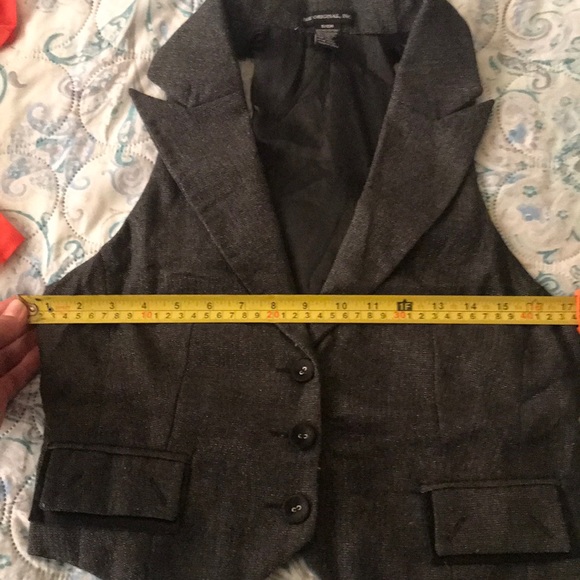 Dressy vest. - Picture 3 of 4